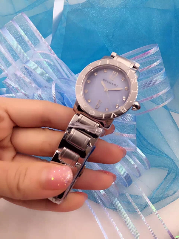 ブルガリ時計正面デザイン